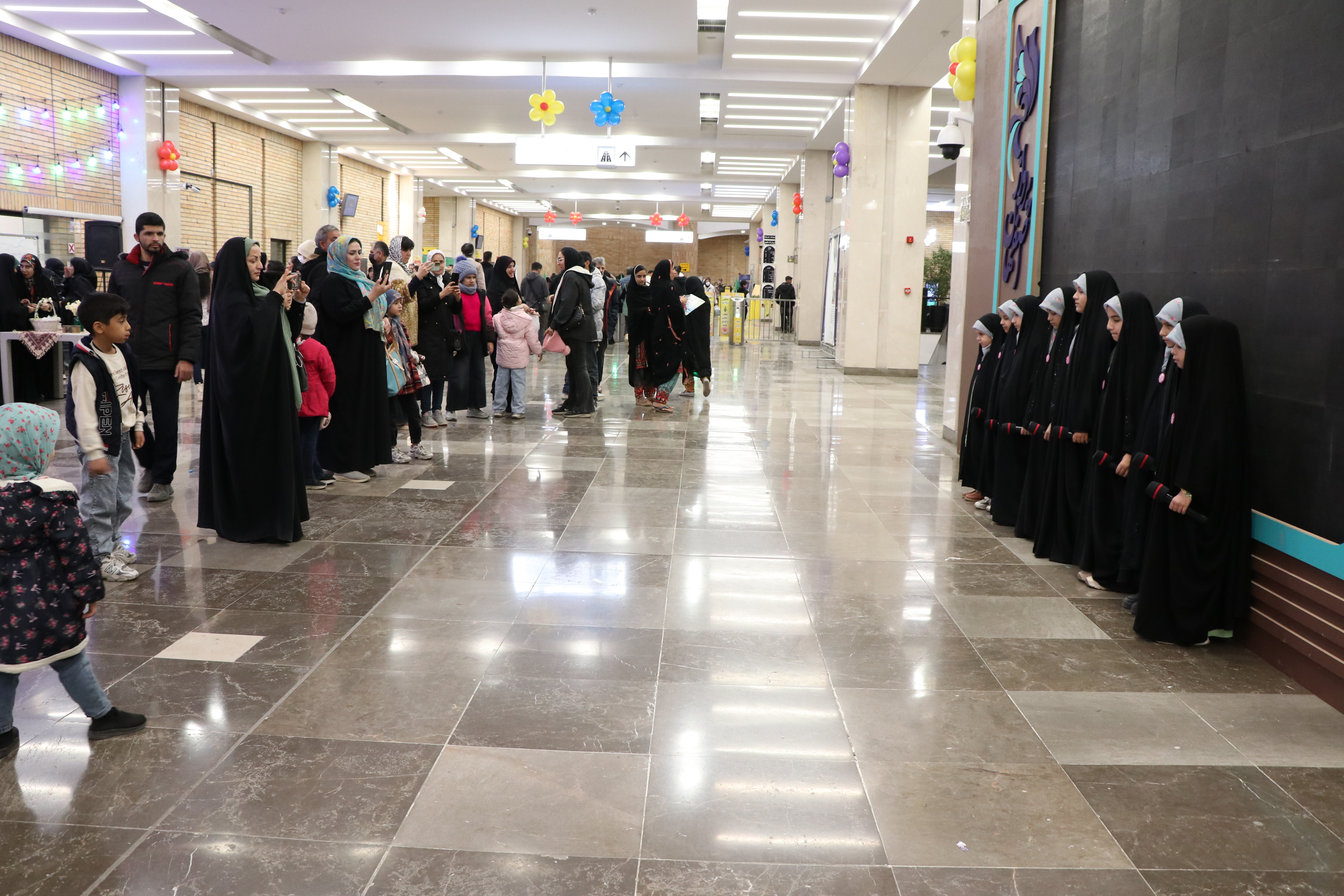 ویژه برنامه بانوی مهربانی به مناسبت ولادت حضرت زهرا، روز زن و روز مادر